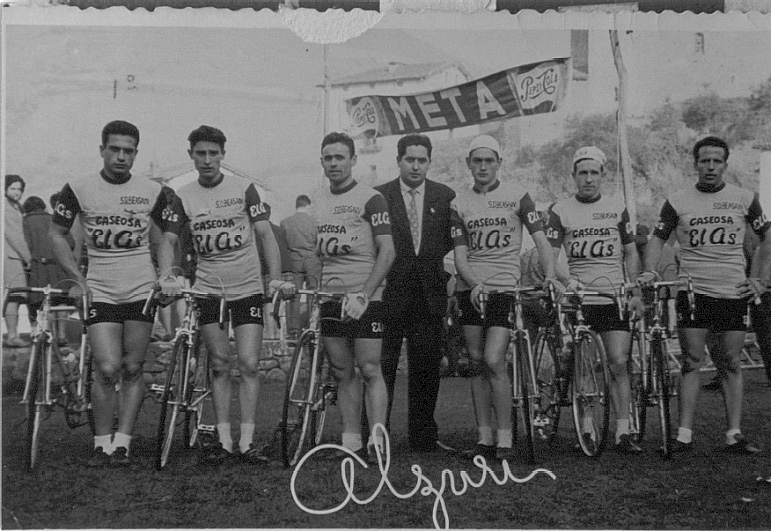 Taldearen argazkia: 1961 · Gaseosa