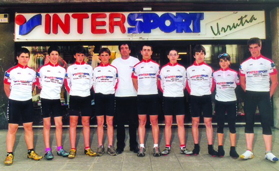 Taldearen argazkia: 2002 · Intersport Urrutia Kirolak