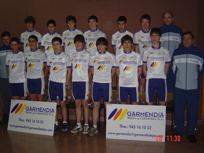 Taldearen argazkia: 2004 · TEJAS GARMENDIA